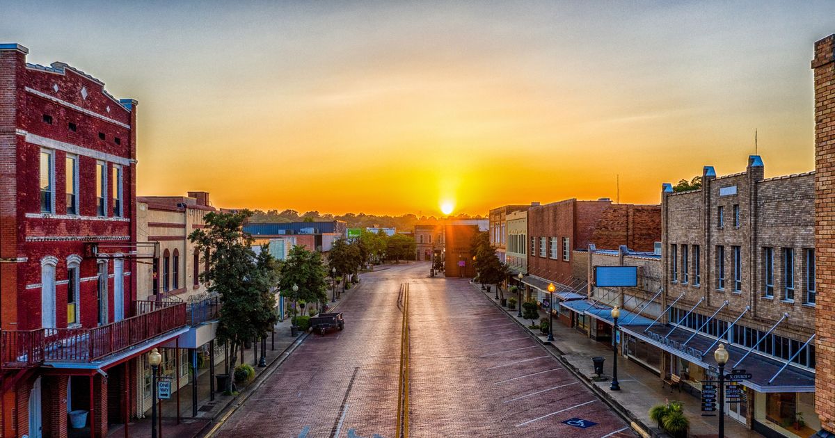 Downtown Nacogdoches- Shopping, Dining, and Events